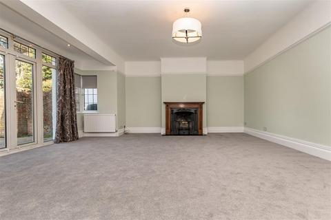 5 bedroom semi-detached house to rent - Bury Road, North Chingford