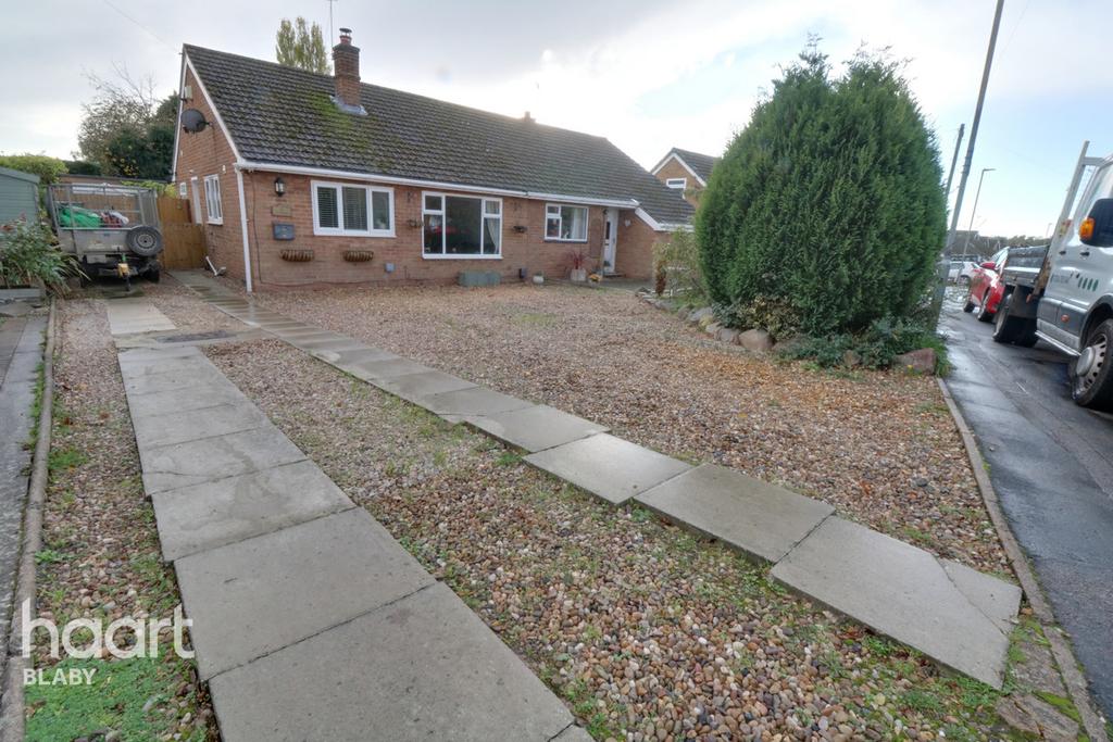 Springwell Drive, Countesthorpe 2 bed semidetached bungalow £250,000