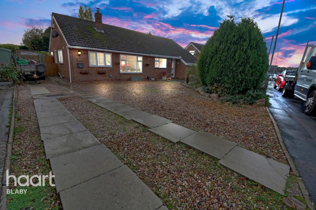 Springwell Drive, Countesthorpe 2 bed semidetached bungalow £250,000
