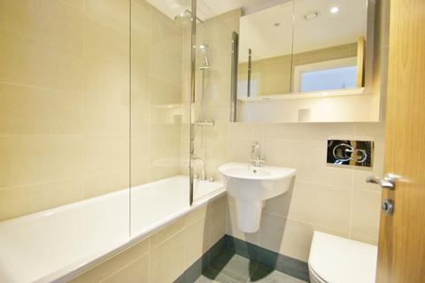 1 bedroom apartment to rent, Oakridge Place, 46 Oak End Way, Gerrards Cross, Buckinghamshire, SL9