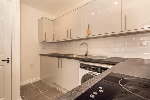 1 bedroom flat for sale - Woodland Grove, Epping
