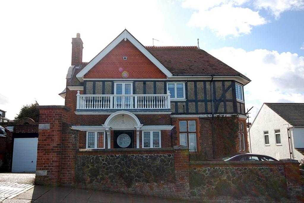 Beacon Hill, Herne Bay 4 bed apartment £375,000