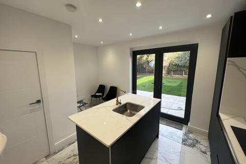 12 Sydney Crescent, Ashford, TW15 2BJ