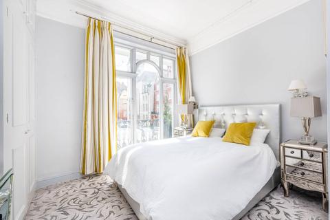 3 bedroom maisonette to rent, Walton Street, Knightsbridge, London, SW3
