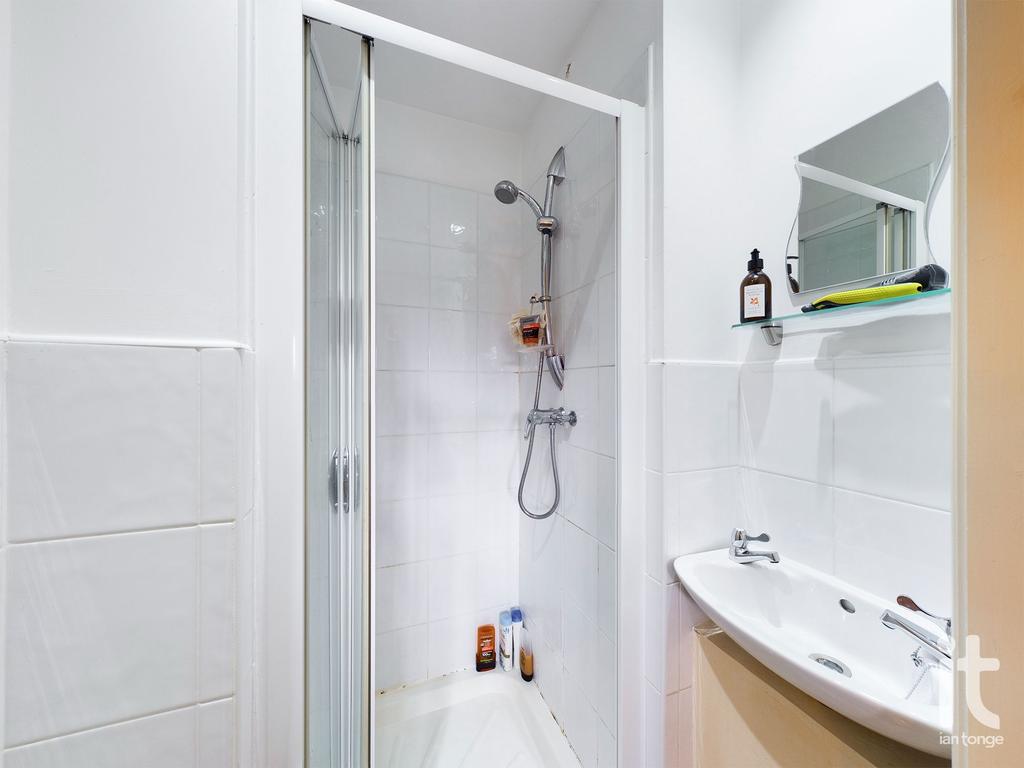 En suite shower room