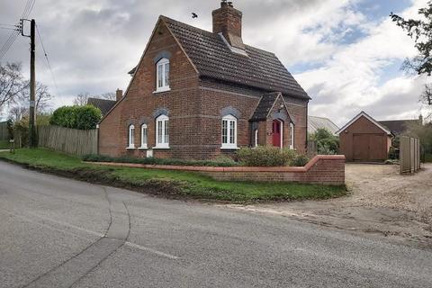 3 bedroom detached house to rent, Church Road, Elmswell IP30