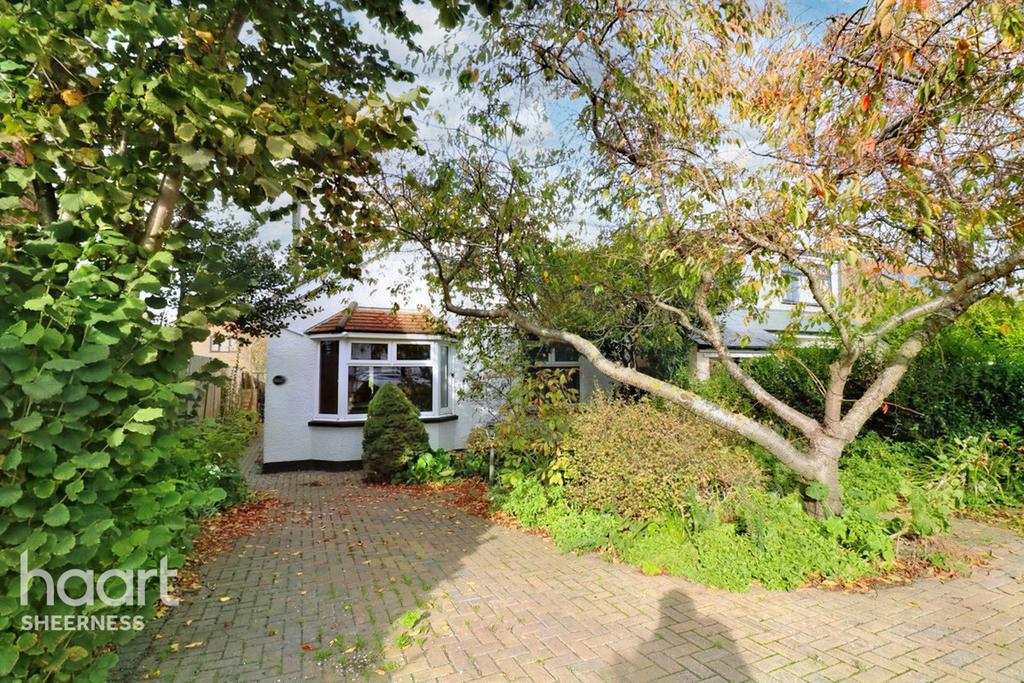 Queenborough Road, Halfway 4 bed detached house for sale £400,000