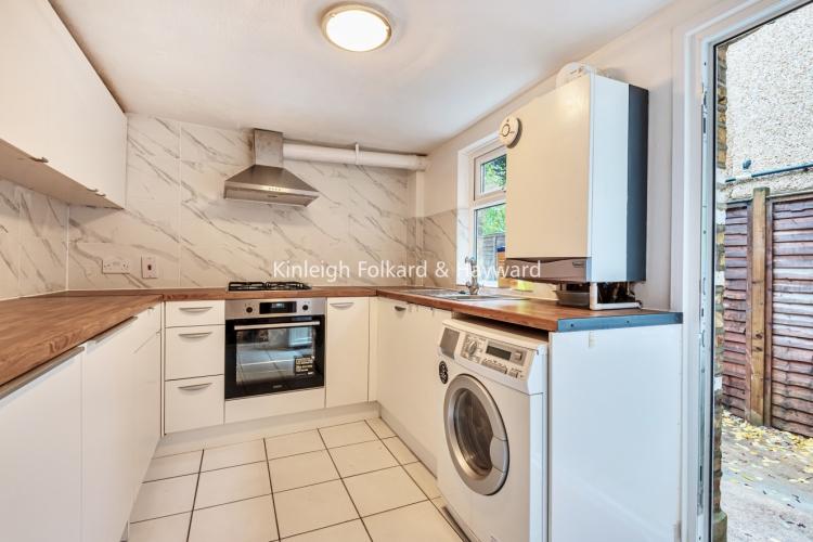 Graveney Road London SW17 2 bed house to rent £2,500 pcm (£577 pw)