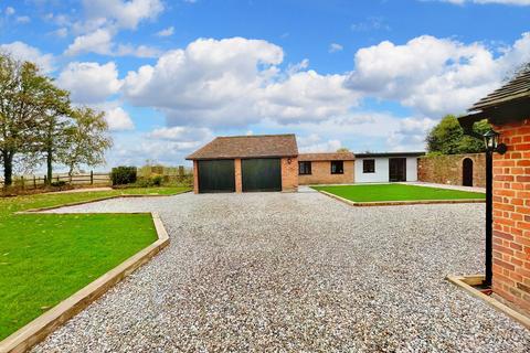 4, Kingsmead Cottages Barling Road, Barling Magna, Southend-on-sea, SS3 0NB