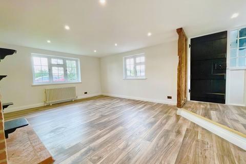 4, Kingsmead Cottages Barling Road, Barling Magna, Southend-on-sea, SS3 0NB