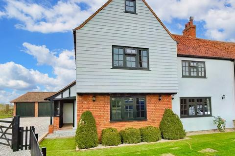 4, Kingsmead Cottages Barling Road, Barling Magna, Southend-on-sea, SS3 0NB