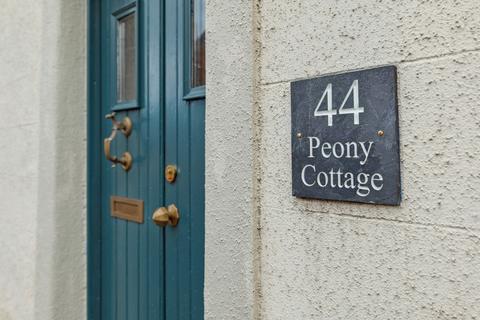 Peony Cottage, 44 Feus, Auchterarder, PH3 1DG