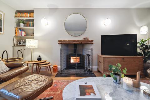 Peony Cottage, 44 Feus, Auchterarder, PH3 1DG
