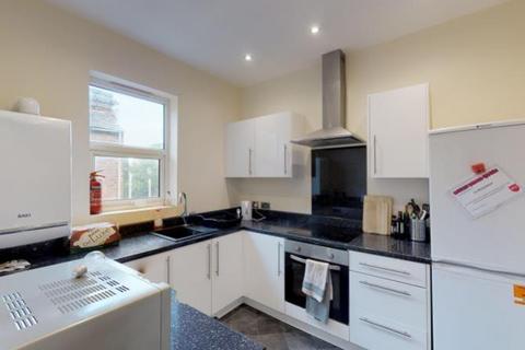 2 bedroom flat to rent, Flat 3, 79 Forest Road West, The Arboretum, Nottingham, NG7 4ER