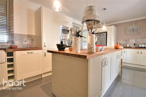 9 Clark Avenue, Edlington, Doncaster, DN12 1HN