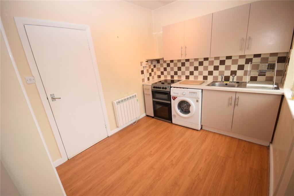 High Street, Belford, Northumberland... 2 bed apartment £525 pcm (£
