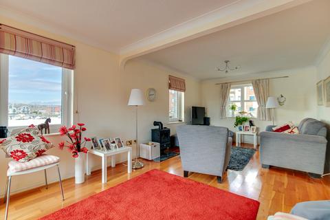 22 Riverdene Place, Southampton, SO18 1UG