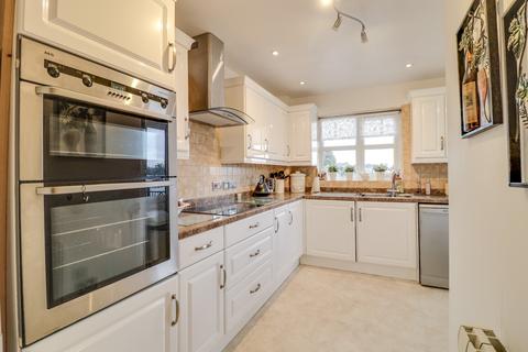 22 Riverdene Place, Southampton, SO18 1UG