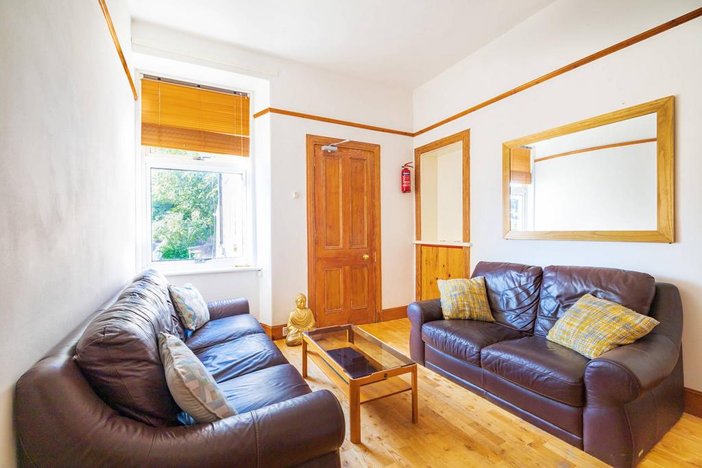 217 Clifton Road, Aberdeen, AB24 4ET 3 bed duplex for sale £145,000