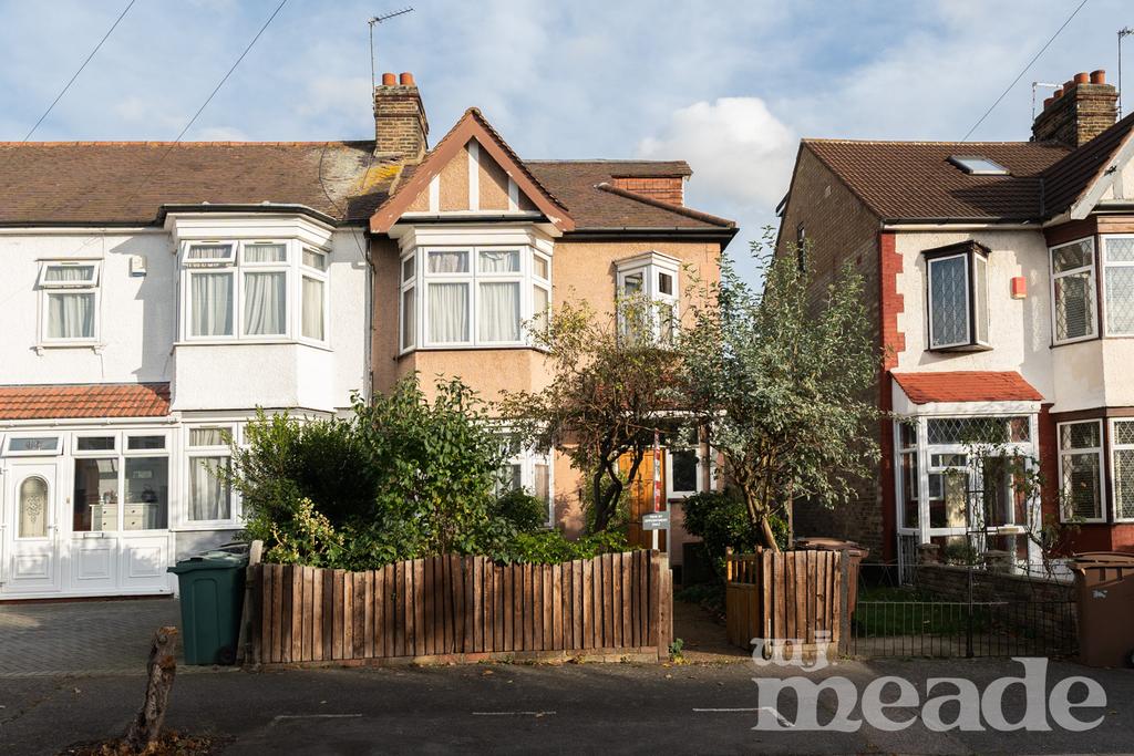 Evanston Avenue, Highams Park, E4 4 bed end of terrace house £550,000