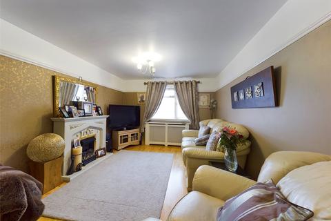 17 Betjeman Close, Gloucester, GL2 5BP