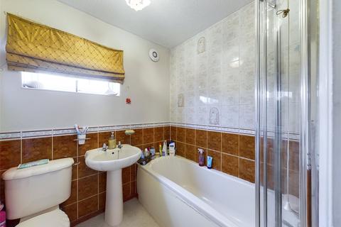 17 Betjeman Close, Gloucester, GL2 5BP