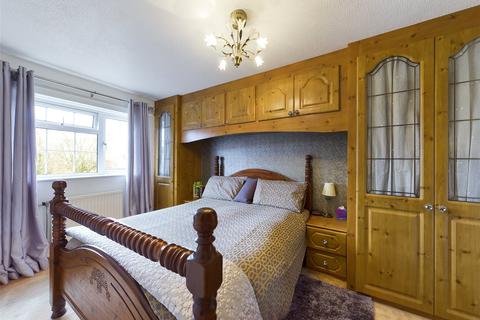 17 Betjeman Close, Gloucester, GL2 5BP