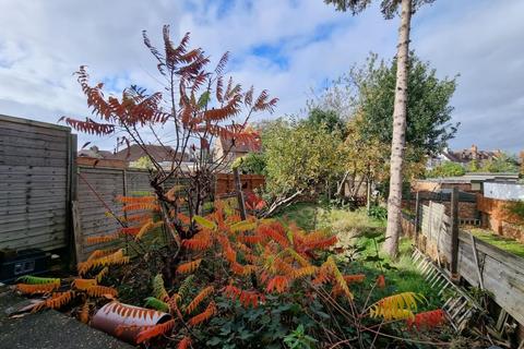 9 Chestnut Road, Northampton, NN3 2JL