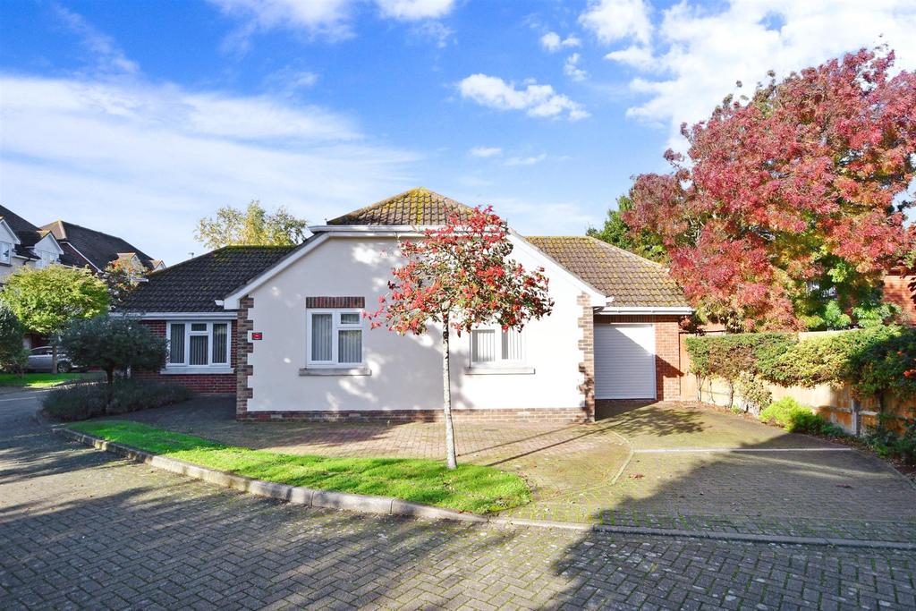 Orchard Close, Hayling Island, Hampshire 3 bed detached bungalow £575,000