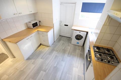 5 bedroom terraced house to rent, Trelawn Avenue, Headingley, Leeds,  LS6 3JN