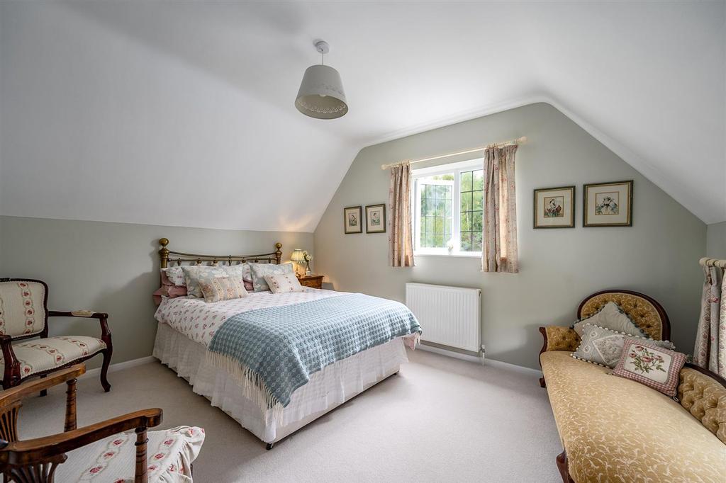10 Bed 2.jpg