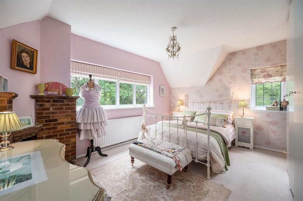 14 Bed 4.jpg