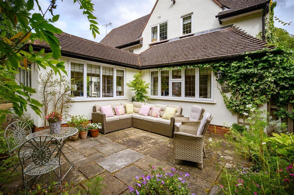 22 Patio 3.jpg