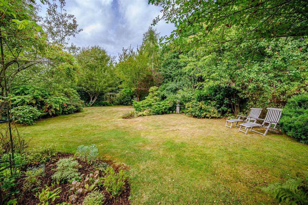 25 Garden 1.jpg