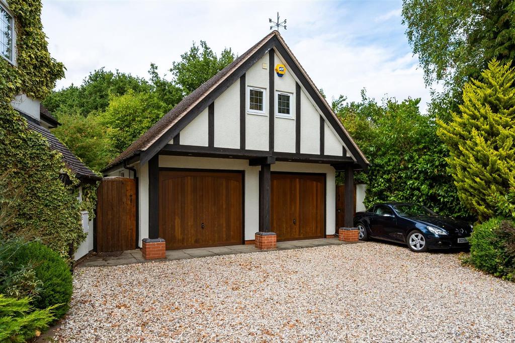 17 Double Garage.jpg