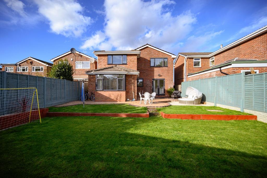 Wyken Close, Dorridge, B93 4 bed detached house £725,000
