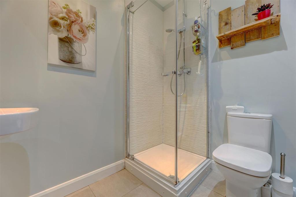 16. Shower.jpg