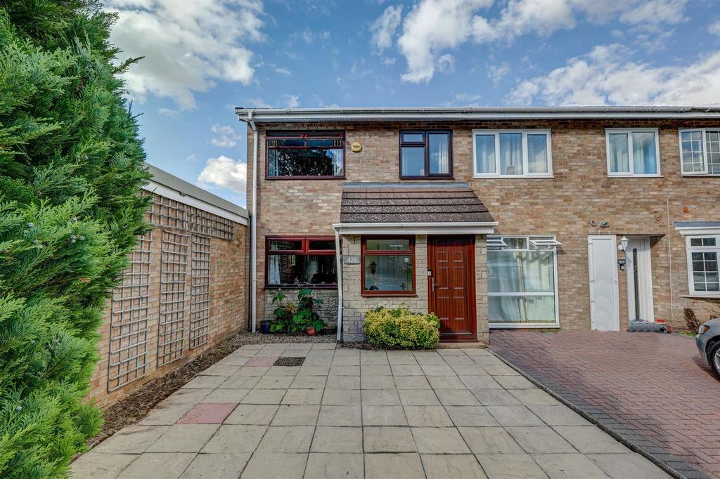 Rowood Drive, Solihull, B92 3 bed end of terrace house £275,000