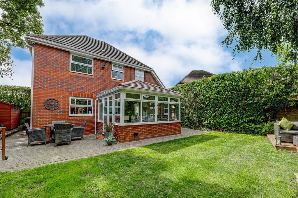 Chalgrove Crescent, Solihull, B91 4 bed detached house - £630,000