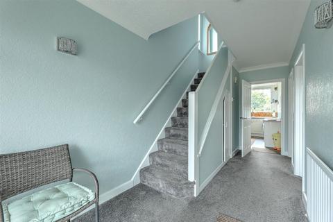207 Buryfield Road, Solihull, B91 2BB