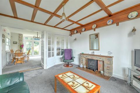 207 Buryfield Road, Solihull, B91 2BB