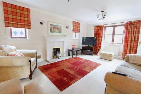 11 Saracen Drive, Balsall Common, Coventry, CV7 7UA