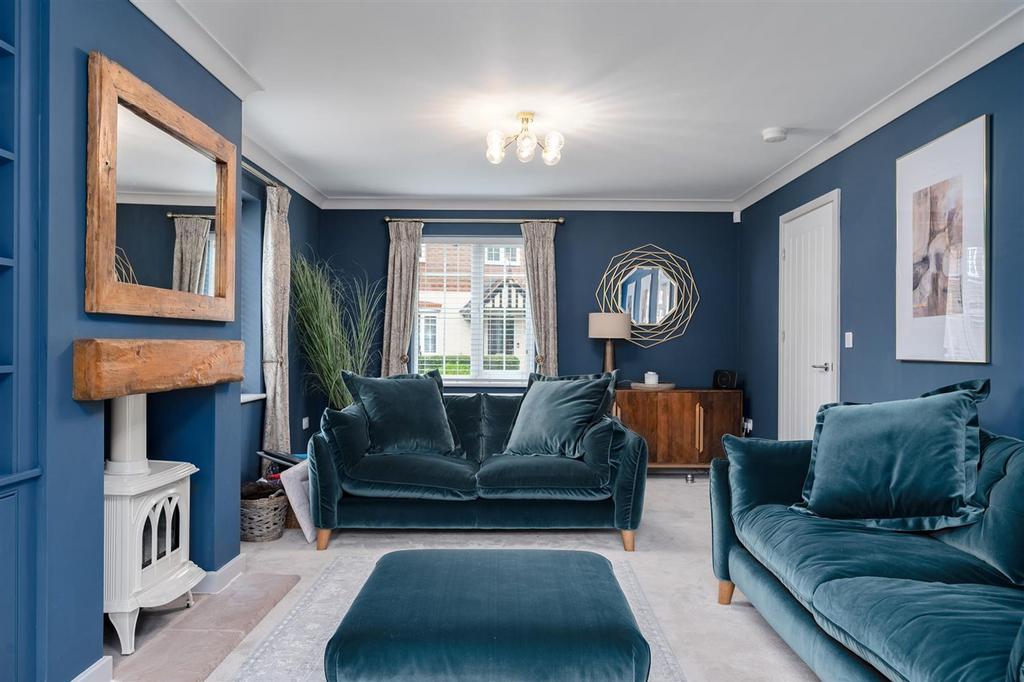 13 Living Room.jpg