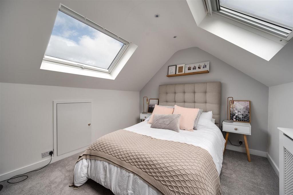9 Bedroom 5.jpg