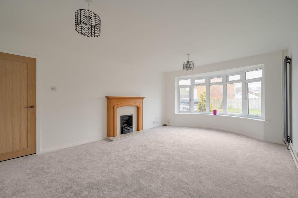 Trehern Close, Knowle, B93 5 bed detached house £800,000
