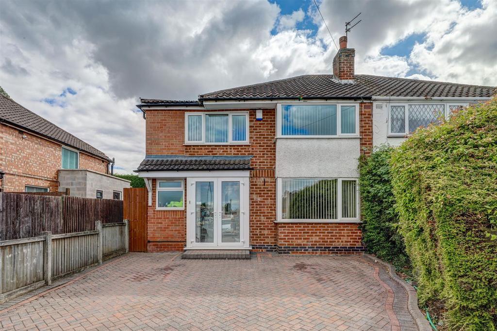 Meriden Rise, Solihull, B92 3 bed property £350,000