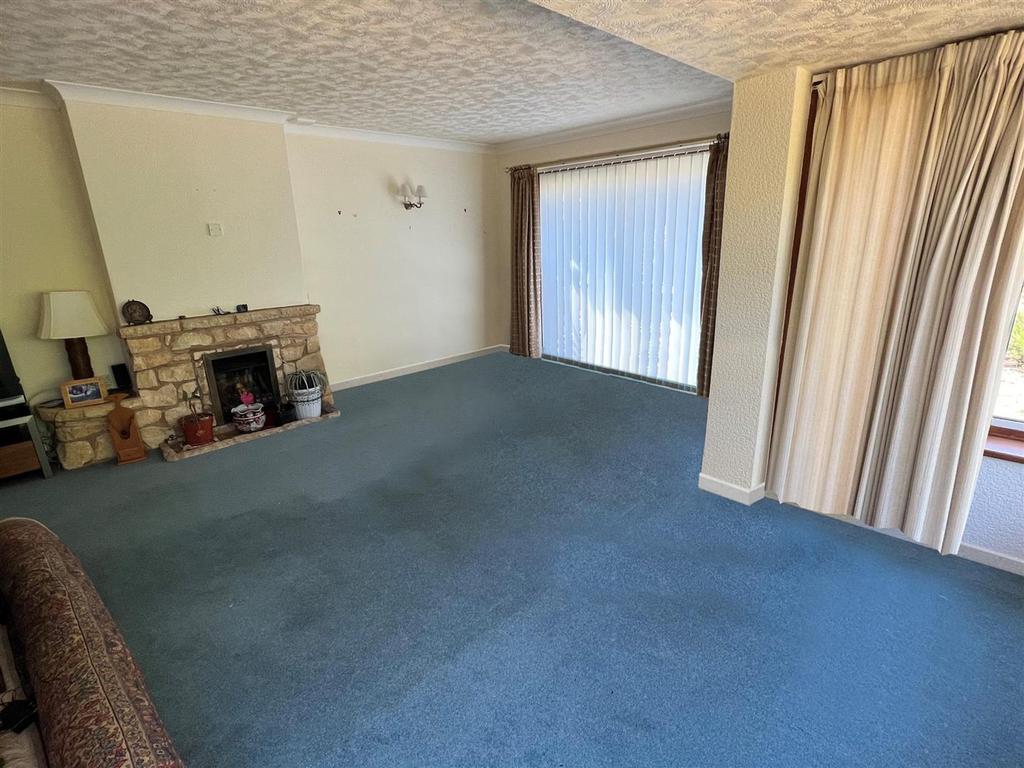 Warren Drive, Dorridge, B93 3 bed detached bungalow £800,000