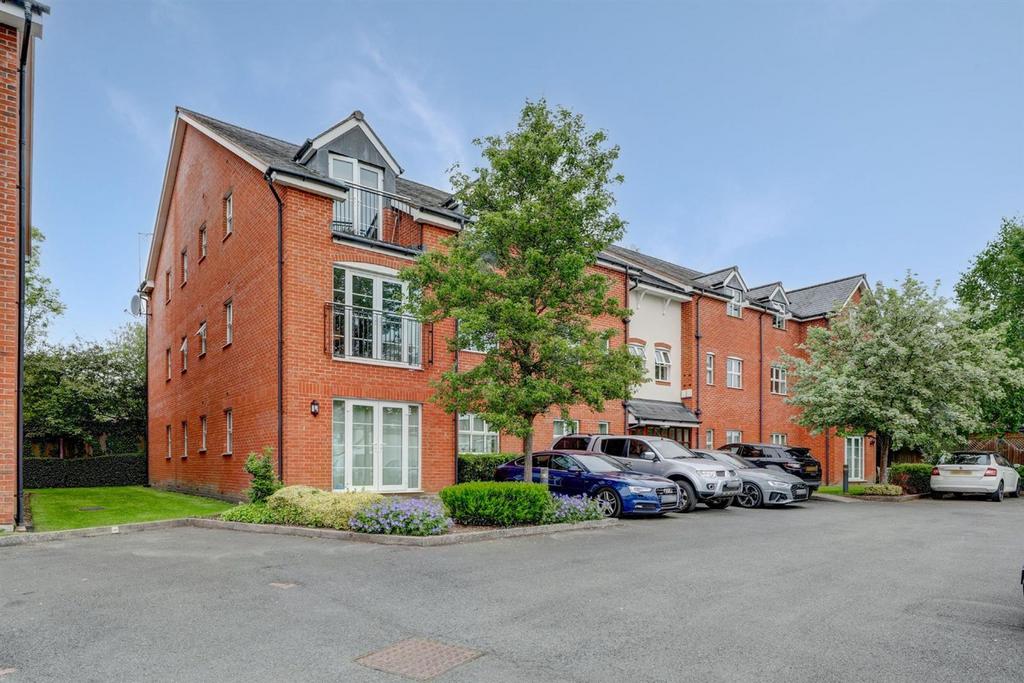 Poplar Road, Dorridge, B93 3 bed apartment £285,000