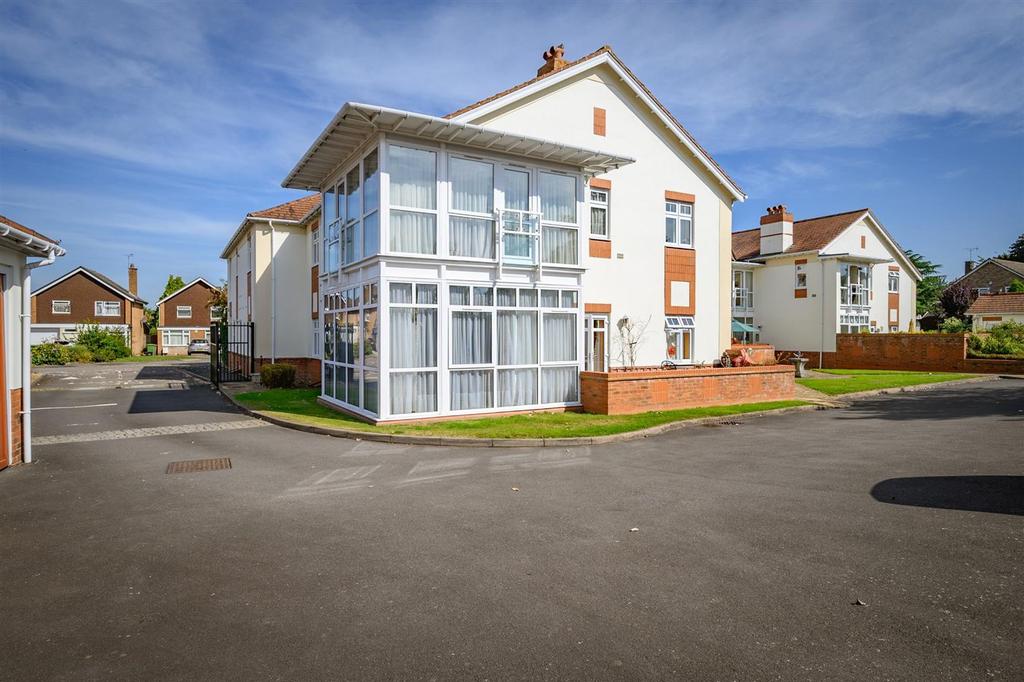 Crabmill Close, Knowle, B93 2 bed property for sale £399,950