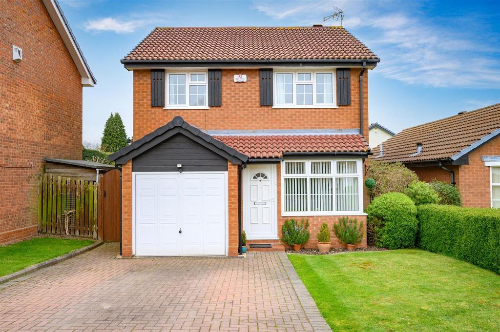 Moorfield Avenue, Knowle, B93 3 bed detached house for sale £499,950